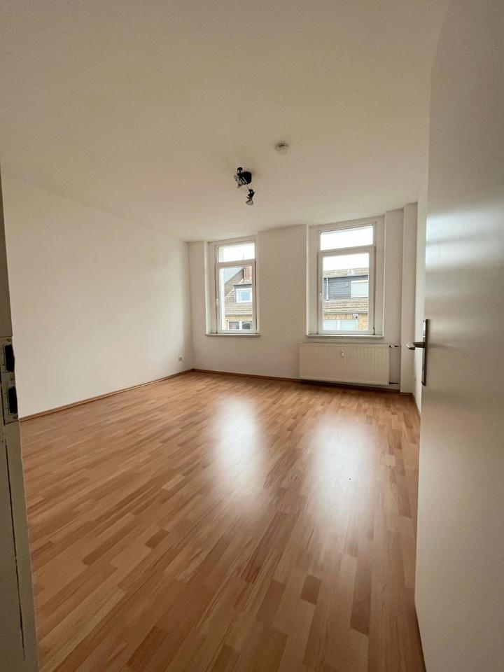 Freundliche helle 2-Zimmer-Wohnung in Duisburg mit Balkon