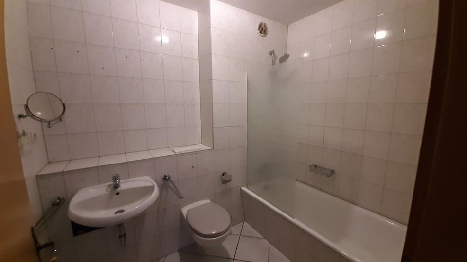 in Sanierung, wenig Energie, kinderfreundlich, Wohngemeinschaft 5 zimmer