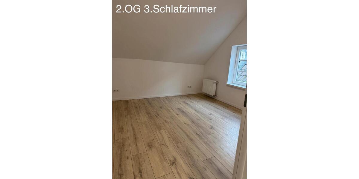 Etagenwohnung Remscheid Gemarkung Bergisch Born - 4 Zimmer, 130 m&sup2;, 1.097&euro; | Angebot:26220408