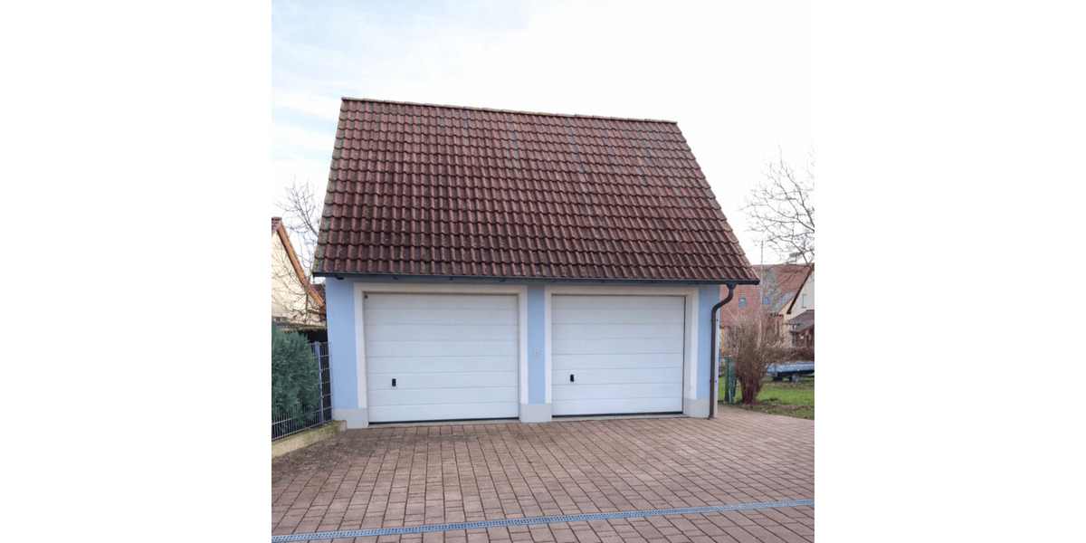 Etagenwohnung Pommersfelden Stolzenroth - 5 Zimmer, 181 m&sup2;, 1.300&euro; | Angebot:26616561