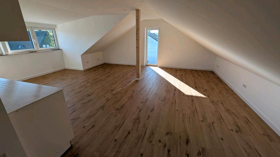 Dachgeschoßwohnung Schlangen - 2 Zimmer, 60 m&sup2;, 700&euro; | Angebot:26376140
