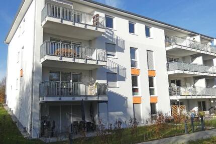 Moderne 4-Zimmer-Dachgeschoss-Wohnung mit Einbauküche und Aufzug im Haus zimmer