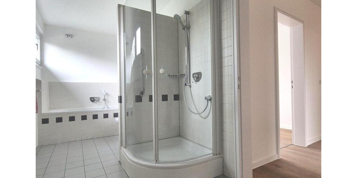 Einfamilienhaus Köln Kalk - 7 Zimmer, 250 m&sup2;, 3.100&euro; | Angebot:24774609