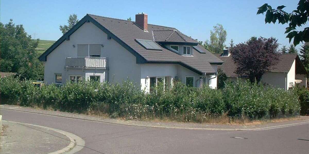Etagenwohnung Gundersheim - 2 Zimmer, 92 m&sup2;, 1.000&euro; | Angebot:26462322