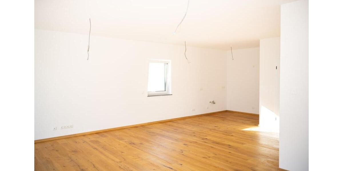 Doppelhaushälfte Deggendorf - 4 Zimmer, 130 m&sup2;, 1.560&euro; | Angebot:25872223