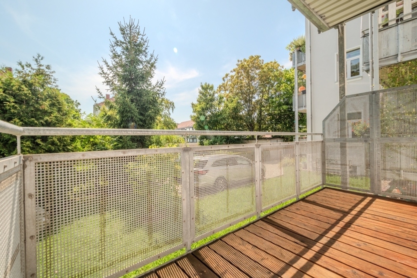 NEUES WANNEN-DUSCHBAD MIT FENSTER – SCHÖNER BALKON – RUHIG & ZENTRAL GELEGEN