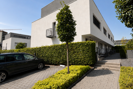 Haus Kriftel - 5 Zimmer, 167 m&sup2;, 3.000&euro; | Angebot:27266561
