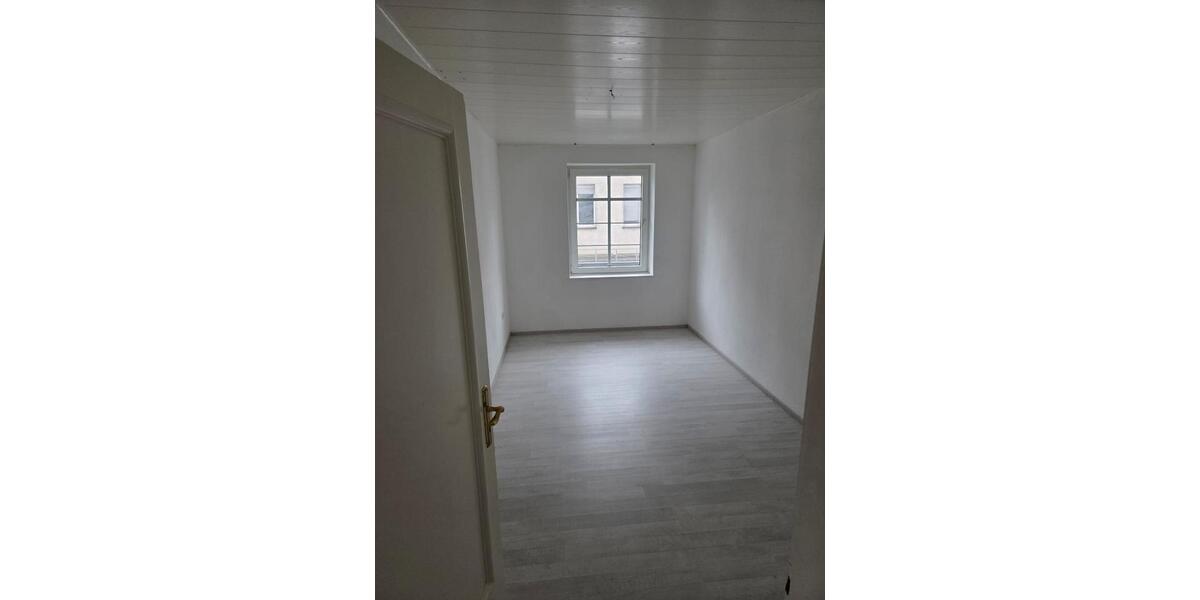 Etagenwohnung Neuenrade - 3 Zimmer, 71 m&sup2;, 430&euro; | Angebot:24814574