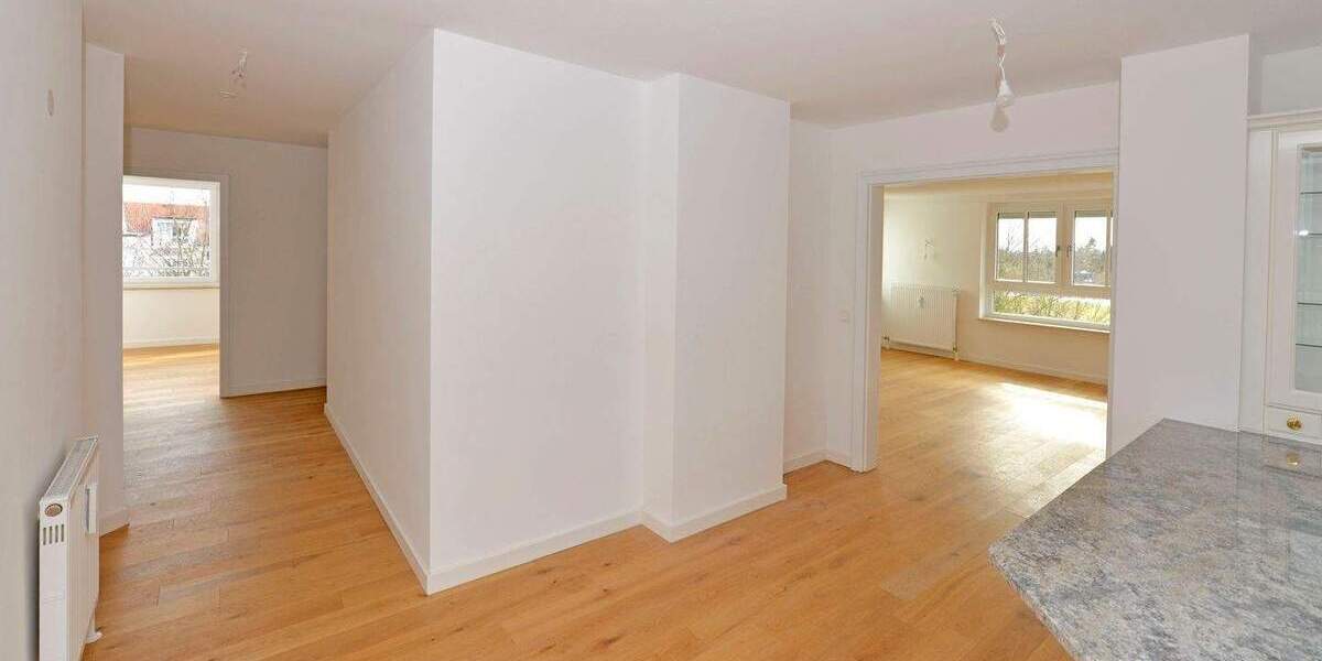 Etagenwohnung München Bogenhausen - 4 Zimmer, 115 m&sup2;, 2.490&euro; | Angebot:25279804
