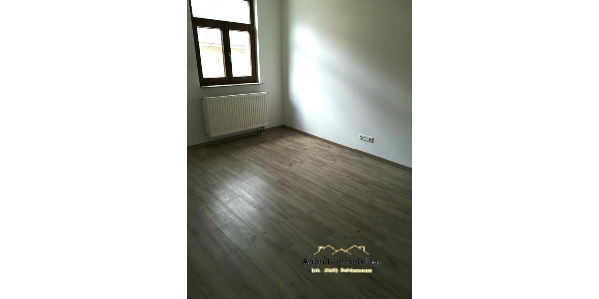 Etagenwohnung Delitzsch - 4 Zimmer, 102 m&sup2;, 860&euro; | Angebot:26645163