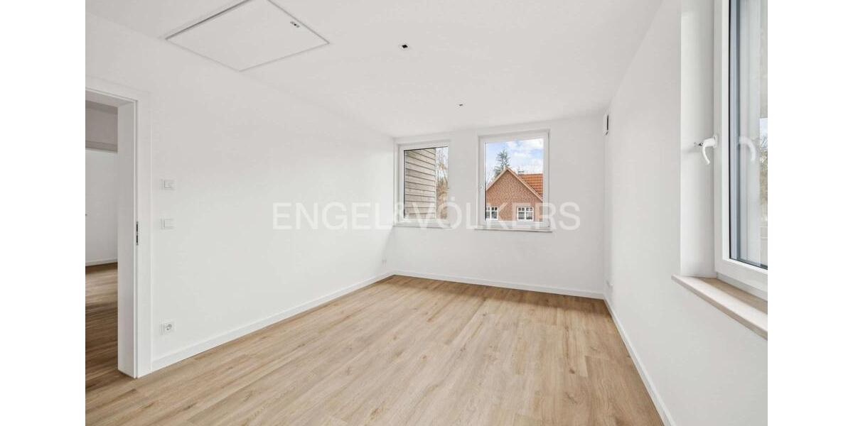 Dachgeschoßwohnung Ahrensburg - 3 Zimmer, 120 m&sup2;, 2.200&euro; | Angebot:26348767