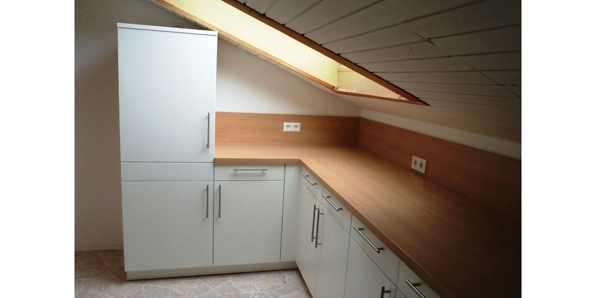 Gemütliche 3 Zimmer Dachgeschosswohnung mit EBK und Balkon - Dachgeschoßwohnung Weil im Schönbuch | Angebot:25239500