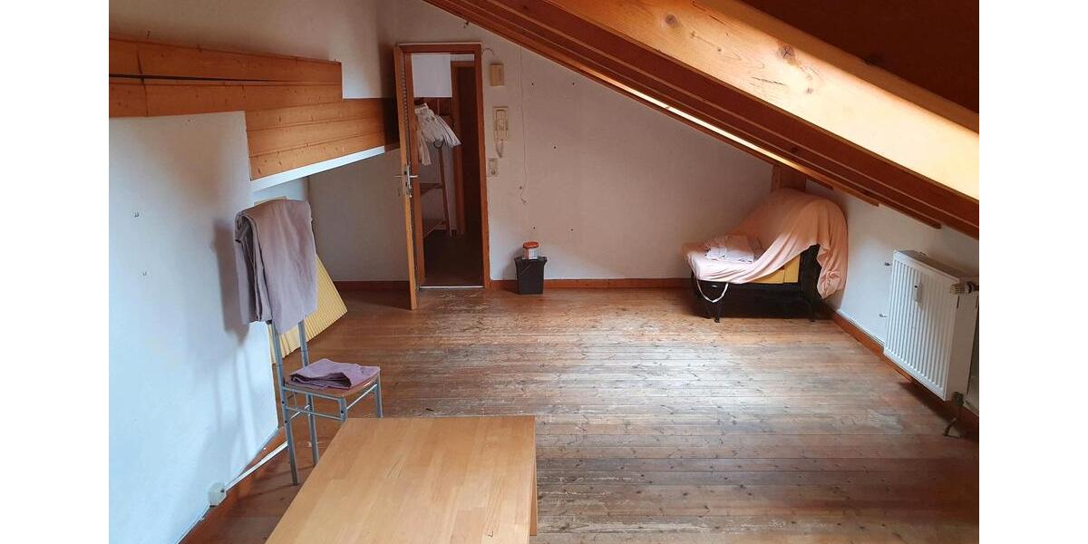 Dachgeschoßwohnung Sasbach am Kaiserstuhl - 4 Zimmer, 90 m&sup2;, 1.200&euro; | Angebot:25985350