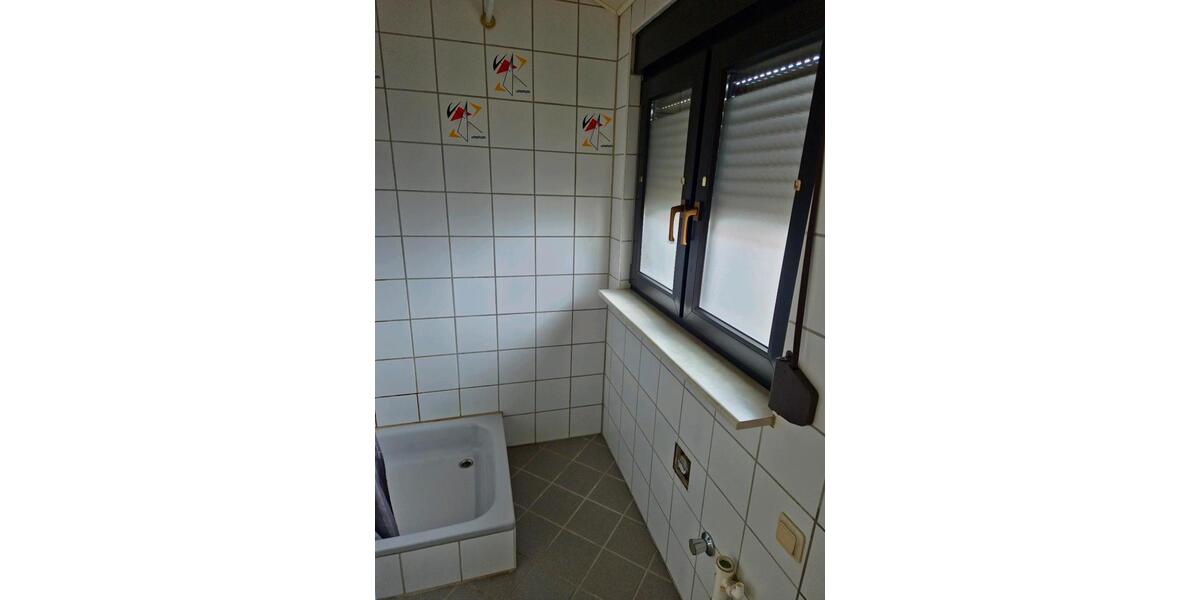 Dachgeschoßwohnung Saarbrücken Neue Bremm - 1 Zimmer, 53 m&sup2;, 450&euro; | Angebot:25268843