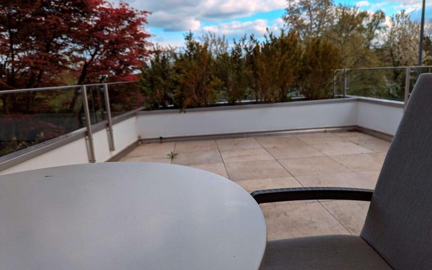 löffelfertiges WG-Zimmer mit Internet, TV, Gästeküche, BadWc-Mitbenützung, Waschmaschine und Balkon