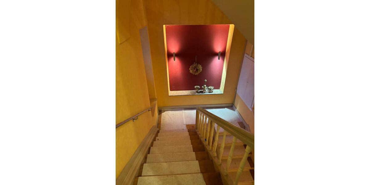 Exklusive Altbauwohnung im Denkmal–6 Zimmer, 185 m², 2 Terrassen 6 zimmer