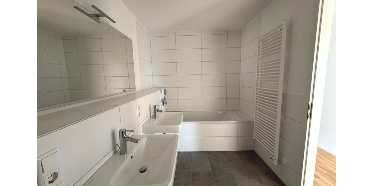 Etagenwohnung Nürtingen - 5 Zimmer, 123 m&sup2;, 1.880&euro; | Angebot:25974623