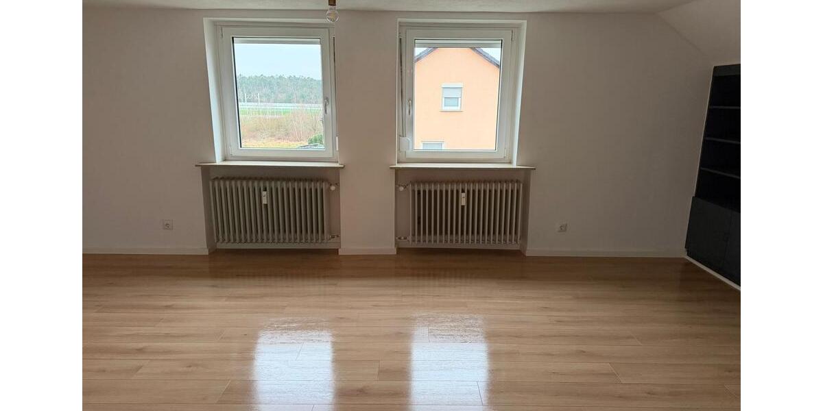 Frisch modernisierte 3-Zimmer-Dachgeschosswohnung 3 zimmer