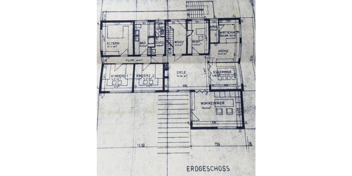 Erdgeschoßwohnung Berg - 8 Zimmer, 239 m&sup2;, 2.100&euro; | Angebot:24698260