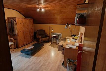 37 qm Dachgeschosswohnung 1,5 Zimmer an Einzelpersonen zimmer