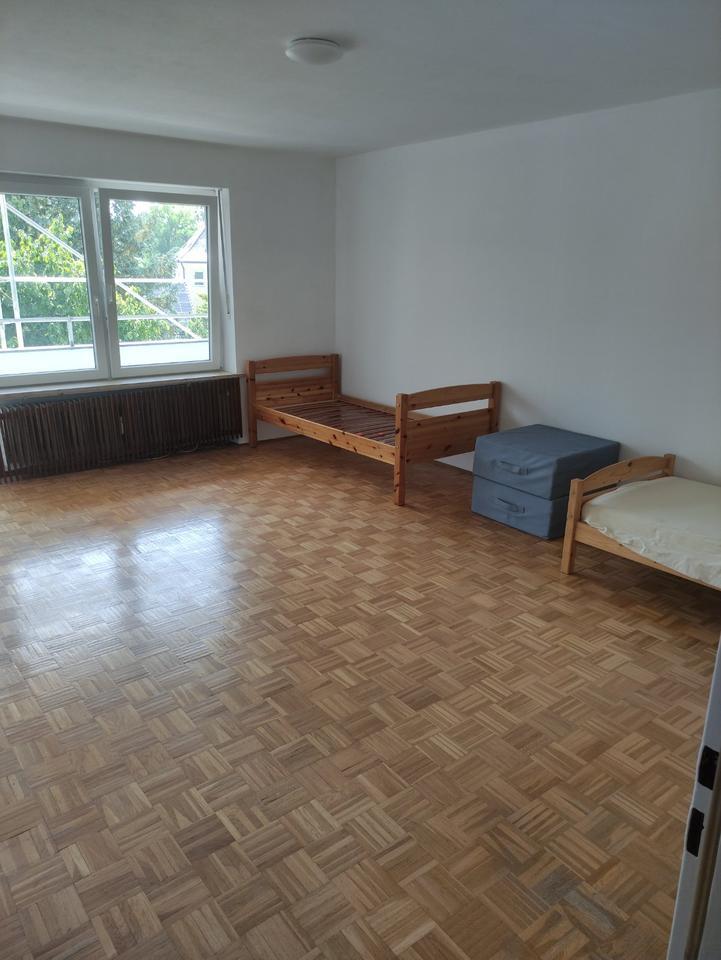 Bed in Shared Twin-Room, in 5-Person Student-living WG | Studen