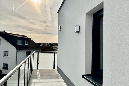 Helle 2,5-Zimmer-Penthouse-Wohnung mit hochwertiger Einbauküche und Aufzug 2 zimmer