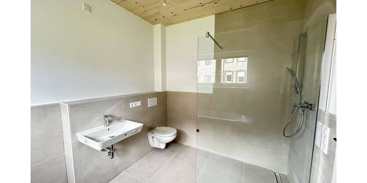 Etagenwohnung Leopoldshöhe - 4 Zimmer, 104 m&sup2;, 1.495&euro; | Angebot:26779642