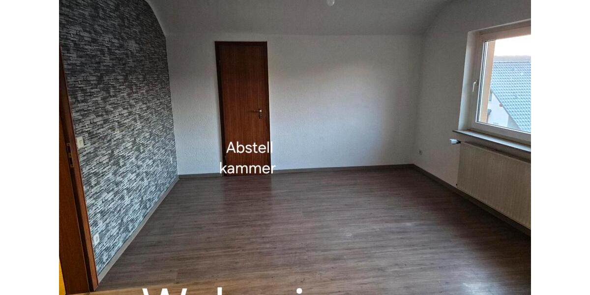 Dachgeschoßwohnung Kirchhain - 3 Zimmer, 80 m&sup2;, 500&euro; | Angebot:24432223