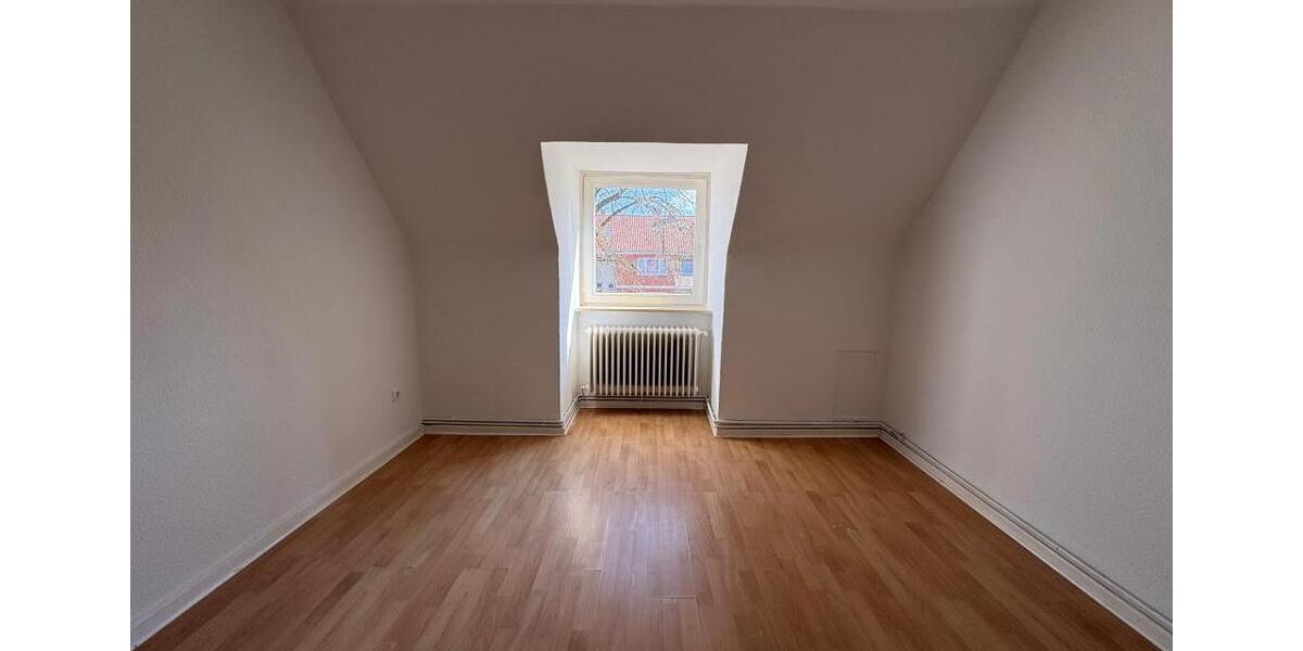 Dachgeschoßwohnung Wilhelmshaven - 3 Zimmer, 51 m&sup2;, 372&euro; | Angebot:26151698
