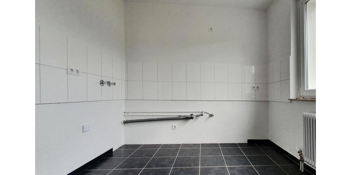 Ab 01.02.2026 - Seniorengerecht! Neu renovierte Wohnung mit Balkon *Hagen-Emst* 2 zimmer