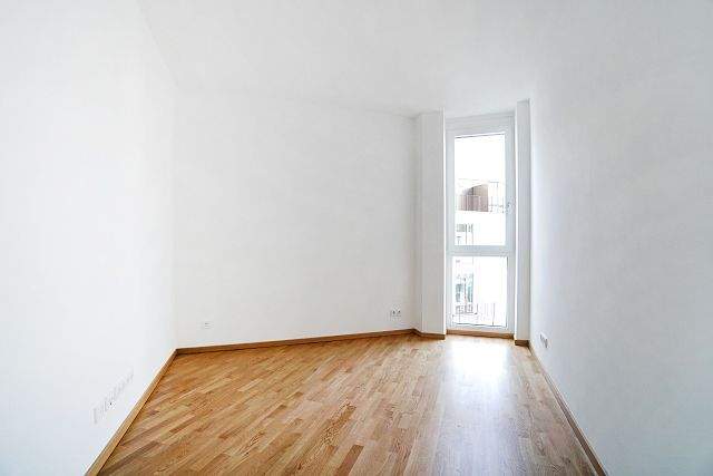 Etagenwohnung Berlin Moabit - 2 Zimmer, 84 m&sup2;, 1.943&euro; | Angebot:25748314