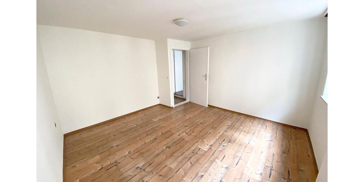 Etagenwohnung Rottenburg am Neckar - 3 Zimmer, 75 m&sup2;, 880&euro; | Angebot:26050698
