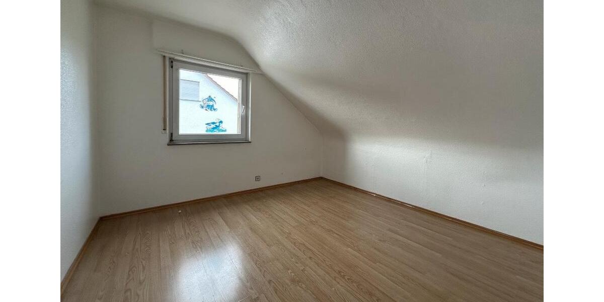 Dachgeschoßwohnung Korb - 3 Zimmer, 49 m&sup2;, 925&euro; | Angebot:25873598