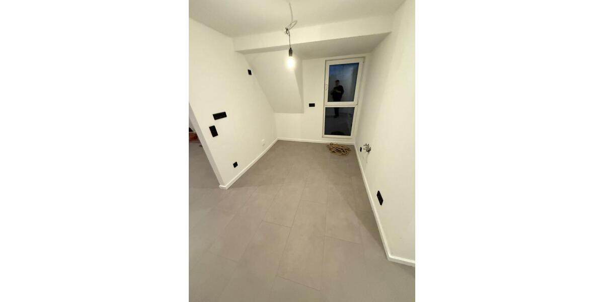 Dachgeschoßwohnung Kreuztal - 1 Zimmer, 60 m&sup2;, 720&euro; | Angebot:25660350