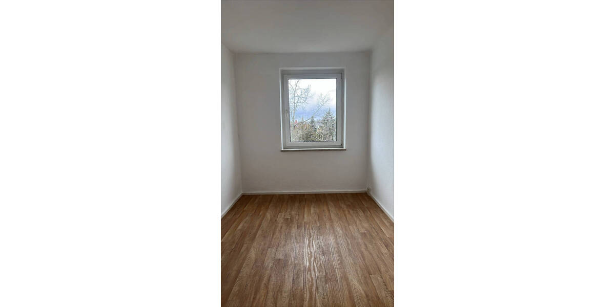 Etagenwohnung Weißenfels - 3 Zimmer, 66 m&sup2;, 450&euro; | Angebot:26618128