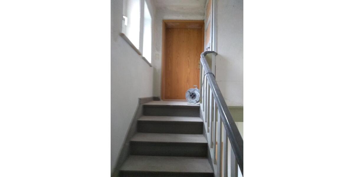 Dachgeschoßwohnung Menteroda - 3 Zimmer, 55 m&sup2;, 300&euro; | Angebot:25783757