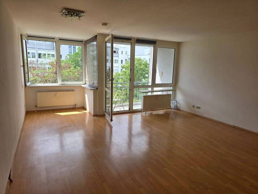 1 Zimmer mit Balkon