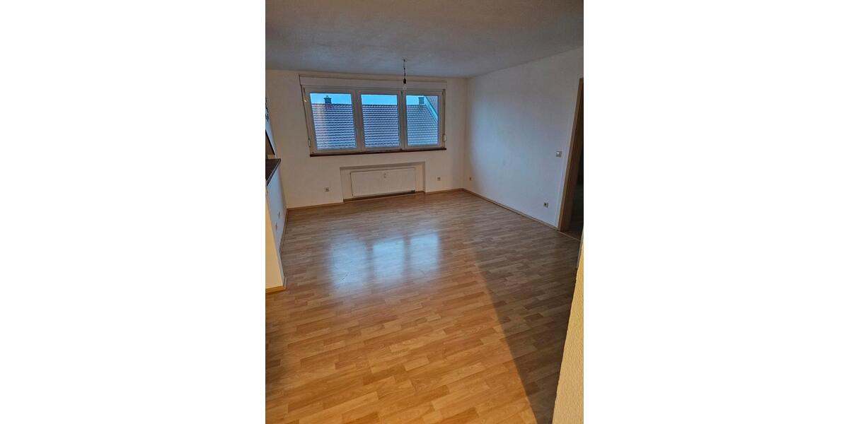 Dachgeschoßwohnung Hambrücken - 3 Zimmer, 75 m&sup2;, 950&euro; | Angebot:24380621