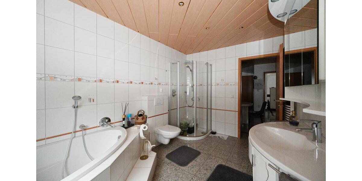 Erdgeschoßwohnung Biedenkopf - 4 Zimmer, 134 m&sup2;, 1.190&euro; | Angebot:24223187