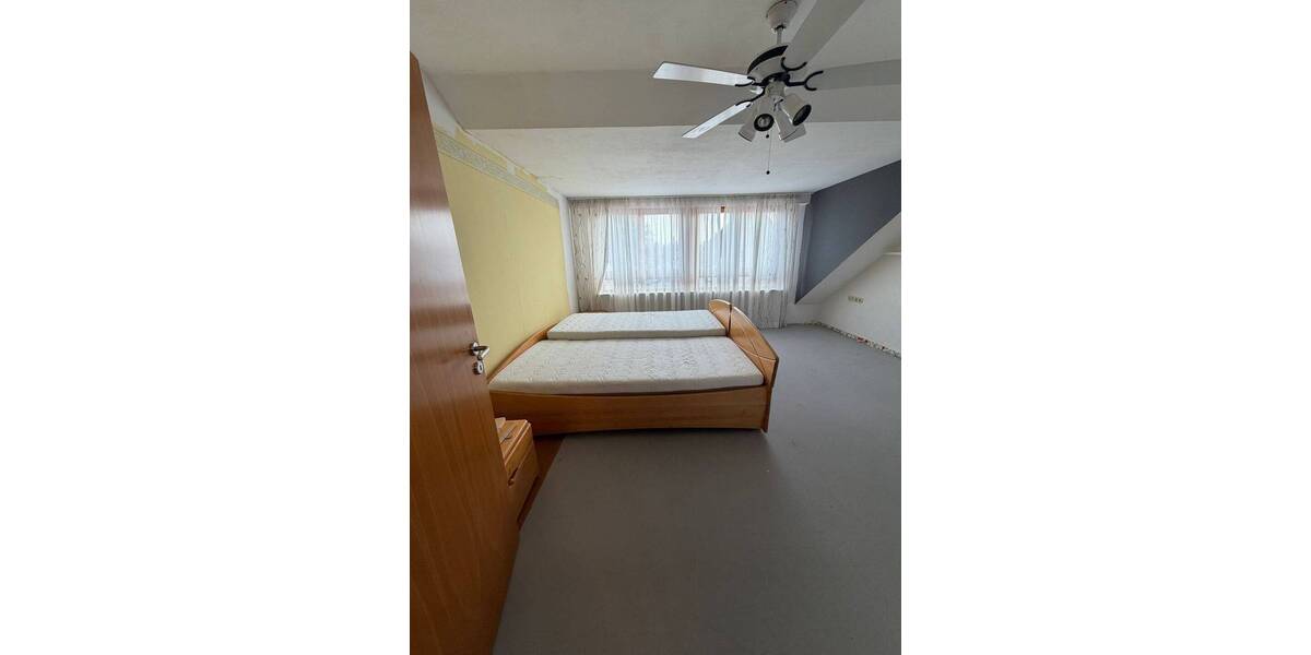 Etagenwohnung Erlangen Frauenaurach - 2 Zimmer, 117 m&sup2;, 1.200&euro; | Angebot:26092188