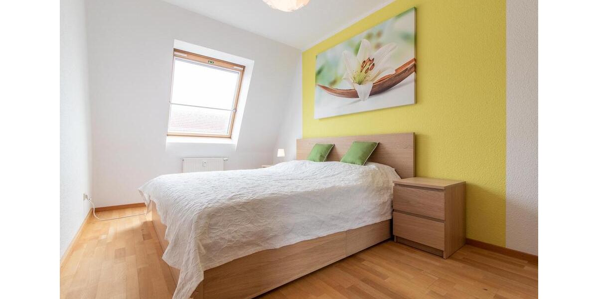 ab sofort, Sonderpreis: sehr schöne, voll möblierte 2-Zi DG-Whg, Luxus- EBK, Balkon 2 zimmer