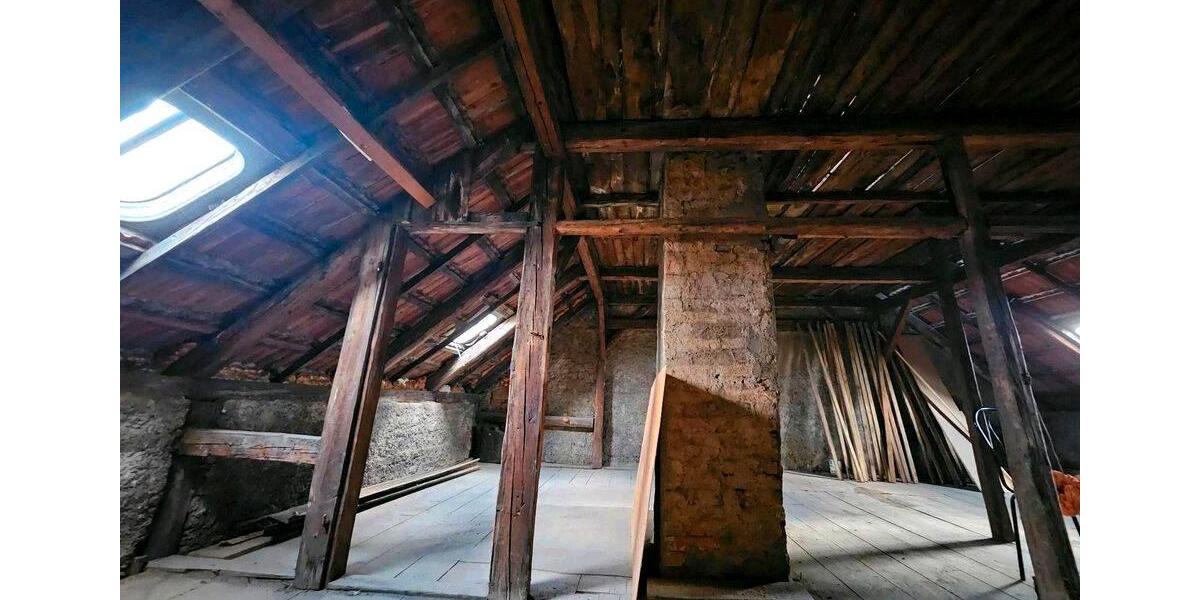 Mehrfamilienhaus, Wohnhaus Roßwein - 8 Zimmer, 140 m&sup2;, 599&euro; | Angebot:26550727