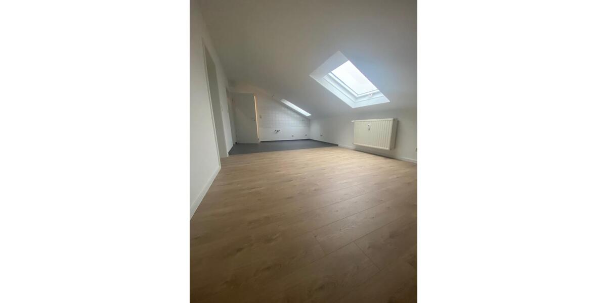 Dachgeschoßwohnung Ebelsbach - 1 Zimmer, 33 m&sup2;, 339&euro; | Angebot:24826302