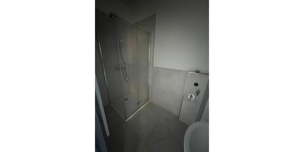 Etagenwohnung Güstrow - 4 Zimmer, 100 m&sup2;, 1.000&euro; | Angebot:25850147