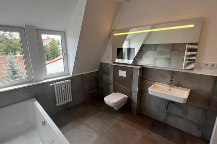 4-Zi.-Luxus-Wohnung im Dachgeschoss mit vielen Extras und PKW-Stellplätzen 4 zimmer