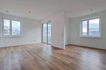 Wohnung Berlin Hellersdorf - 4 Zimmer, 83 m&sup2;, 1.332&euro; | Angebot:27544302