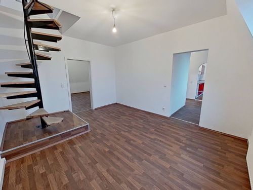 Dachgeschoßwohnung Gelsenkirchen Ückendorf - 4 Zimmer, 89 m&sup2;, 785&euro; | Angebot:25146010
