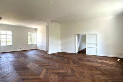 Wohnen im Schloss Pouch - pure Eleganz auf rund 97,5 m² direkt am großen Goitzsche-See 3 zimmer