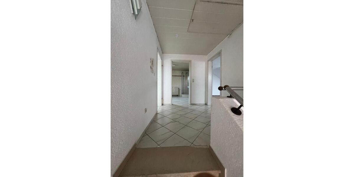 Etagenwohnung Friedberg (Hessen) - 4 Zimmer, 120 m&sup2;, 1.250&euro; | Angebot:26550219