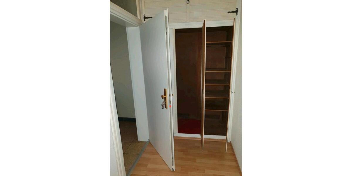 Etagenwohnung Remscheid - 3 Zimmer, 97 m&sup2;, 800&euro; | Angebot:26126091